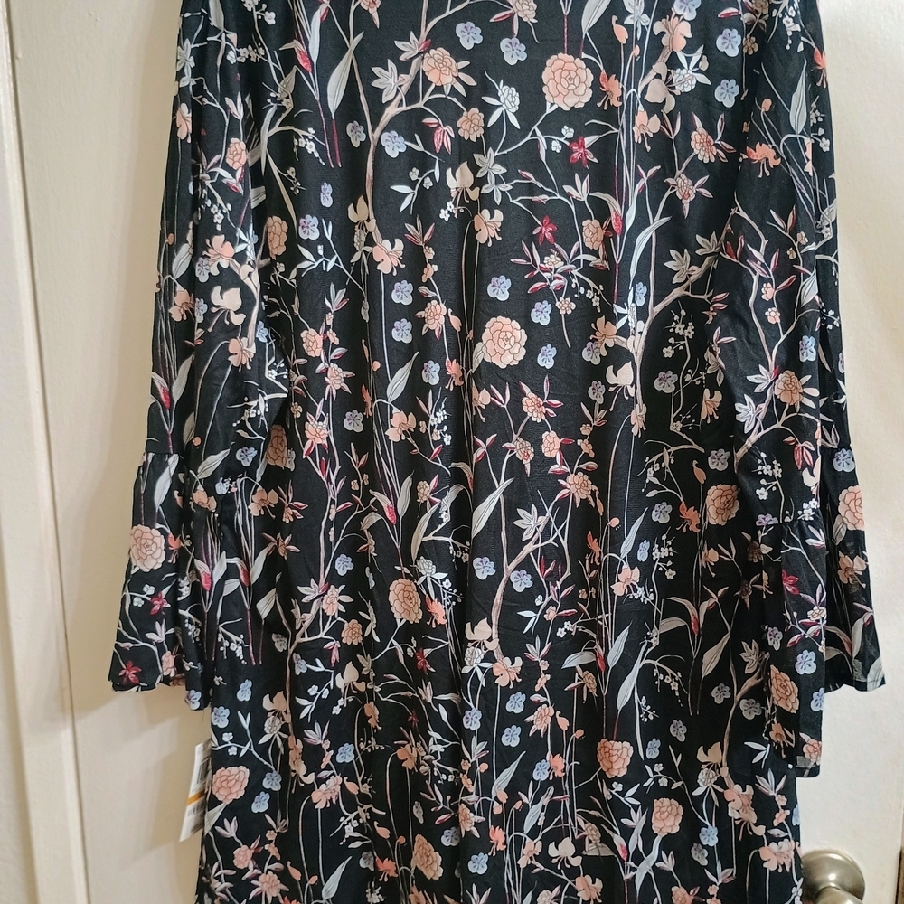 Chic Black Floral Women's Blouse - Picture 8 of 8
